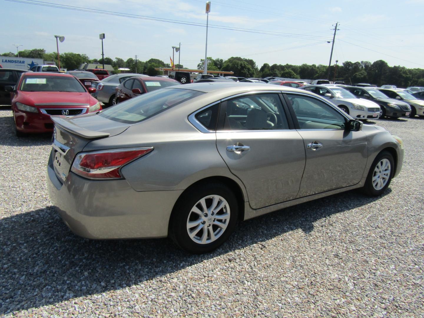 2014 Gold /Tan Nissan Altima (1N4AL3AP0EC) with an 4 CYL engine, Automatic transmission, located at 15016 S Hwy 231, Midland City, AL, 36350, (334) 983-3001, 31.306210, -85.495277 - Photo#7